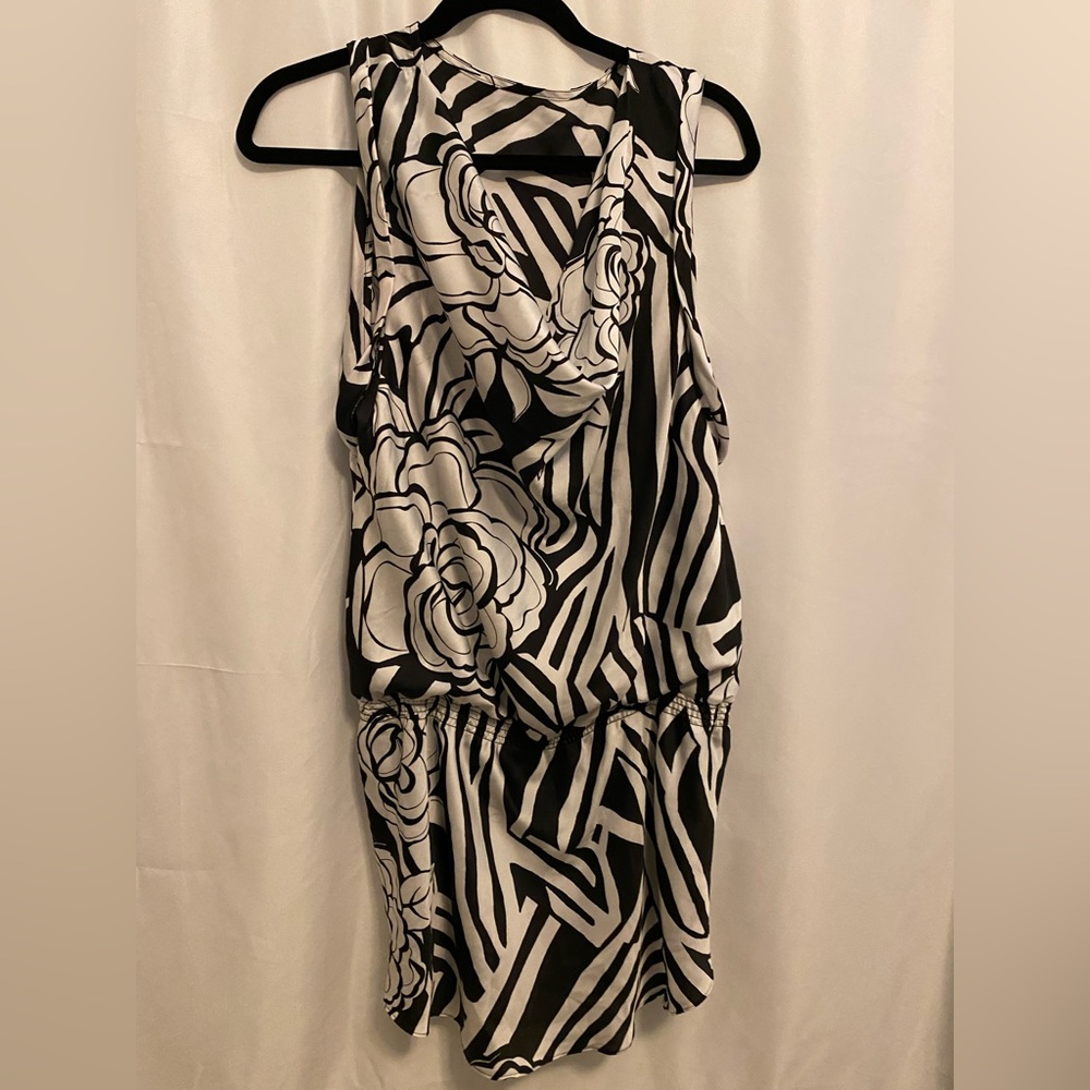 Size Large White House Black Market Black & White Dress